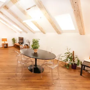 kozna-loft.praguehotelsweb.com/